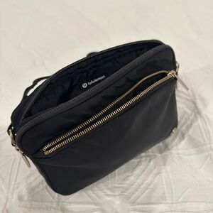 Lululemon Athletica Black Crossbody 2.5L Bag with Gold Zipper